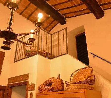San Benigno Sleeps 9 Pool Wifi Chioano